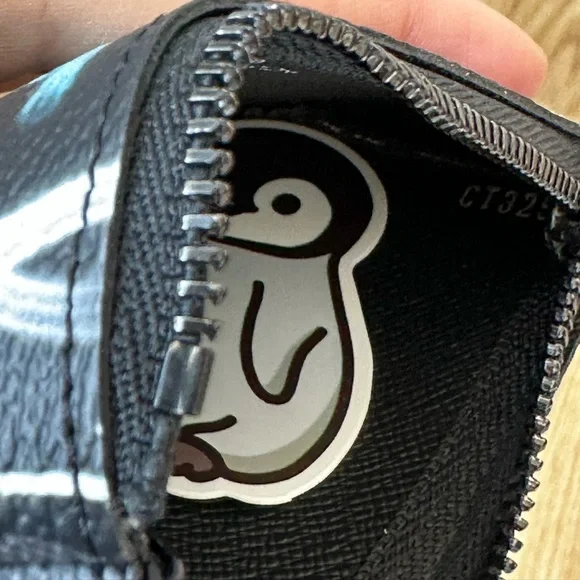 ❌SOLD❌💙❤️Louis Vuitton Monogram Eclipse LV Graffiti Key Pouch Multicolor🖤❤️ - Picture 4 of 9